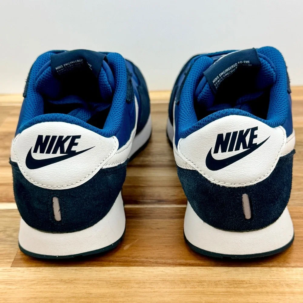 Nike MD Valiant Marina/White/Armory Navy Athletic Shoes Sneakers Kids Size 4.5Y